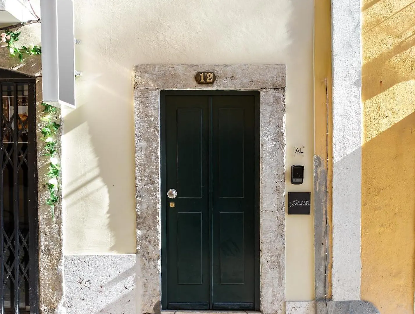 Saudade Alfama Duplex Apartment Lisbon
